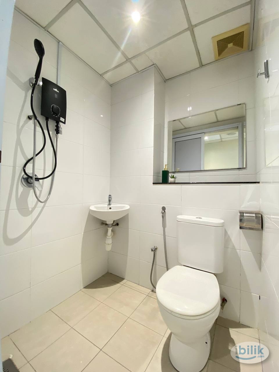 10 mins walk to Pudu LRT 💥Furnished Room near Sunway Velocity, Sungai Wang - Image 1