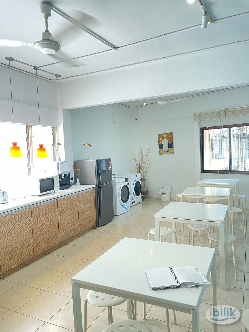 Room with Private Toilet For Rent in Bukit Bintang 🚶‍♂️ 7 mins walk to LRT Raja Chulan - Image 2