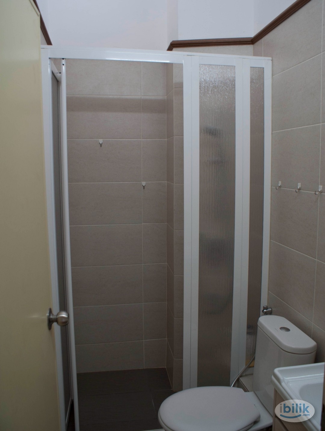 Private single room for female at Damansara uptown - Image 1