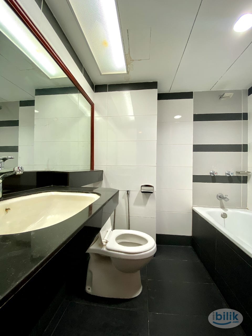 🔥0️⃣Zero Deposit✅🔥 , M1 Hotel , Chow Kit Area With Private Parking , 3Mins To Monorail Chow Kit , Master Bedroom , 5 Min - Image 3