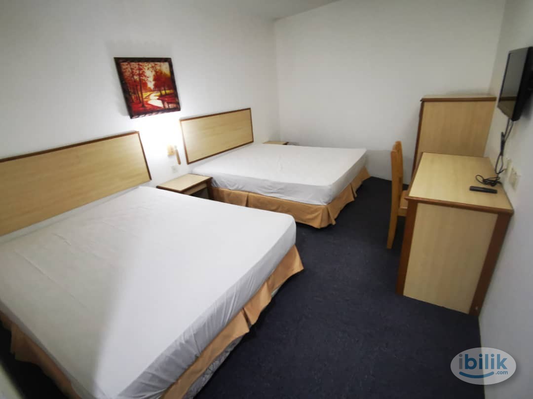 TWIN QUEEN SIZE Bed Hotel Room with Private Bathroom @ Bukit Jelutong 🌈 ZERO DEPOSIT🌈 Nearby Subang Airport - Image 1