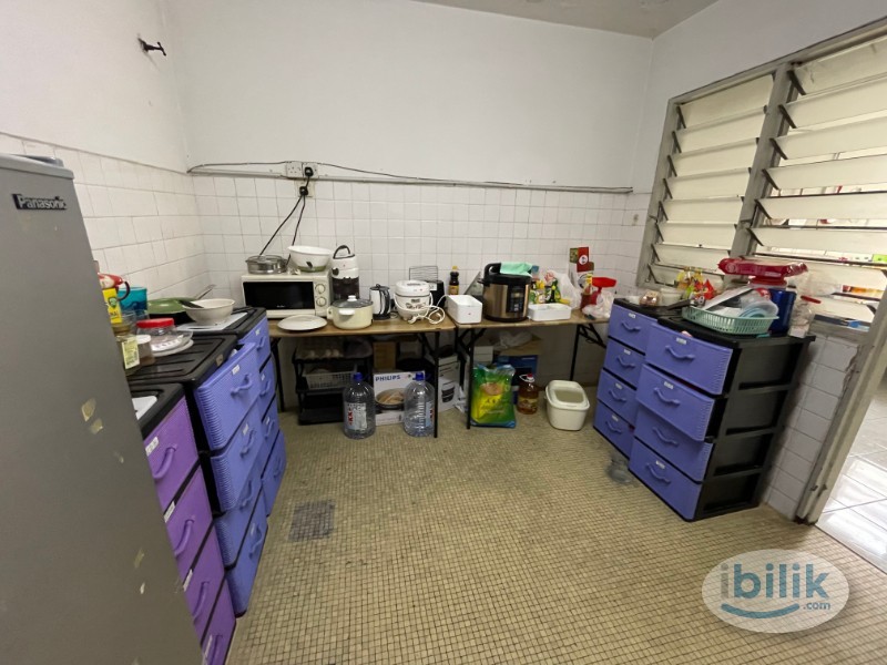 Few mins 🚶‍♀️ to INTI College Middle Room at SS15, Subang Jaya Near LRT Station - Image 3