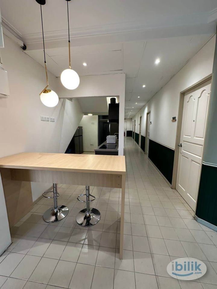 6 Min Bus Station 🚌 3 mins walk to Starling Mall 🚶‍♂️ Room at Damansara Utama - Image 2