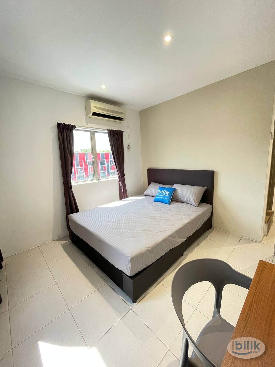 7 mins to LRT Kelana 🚂 Cozy Room with Bathroom at SS3 Kelana Jaya - Image 4