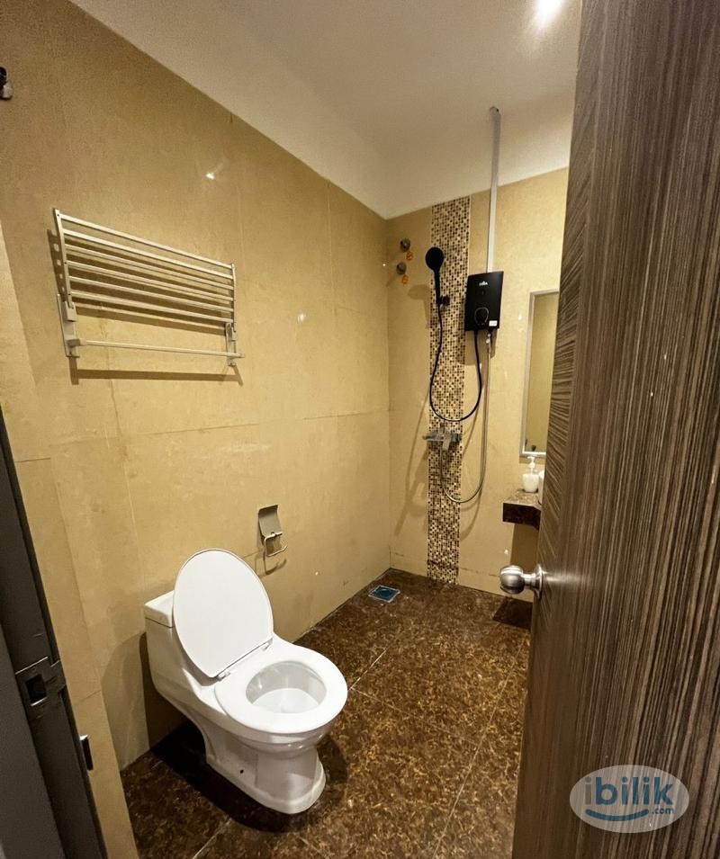 Less 10 mins 🚗 LRT Maluri, Near Kolej Cybernatics 🏫 Room Rent at Cheras - Image 1