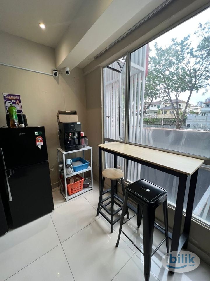 Near ATRIA Shopping Gallery 🛣️ Room with Toilet @ Damansara Jaya - Image 3