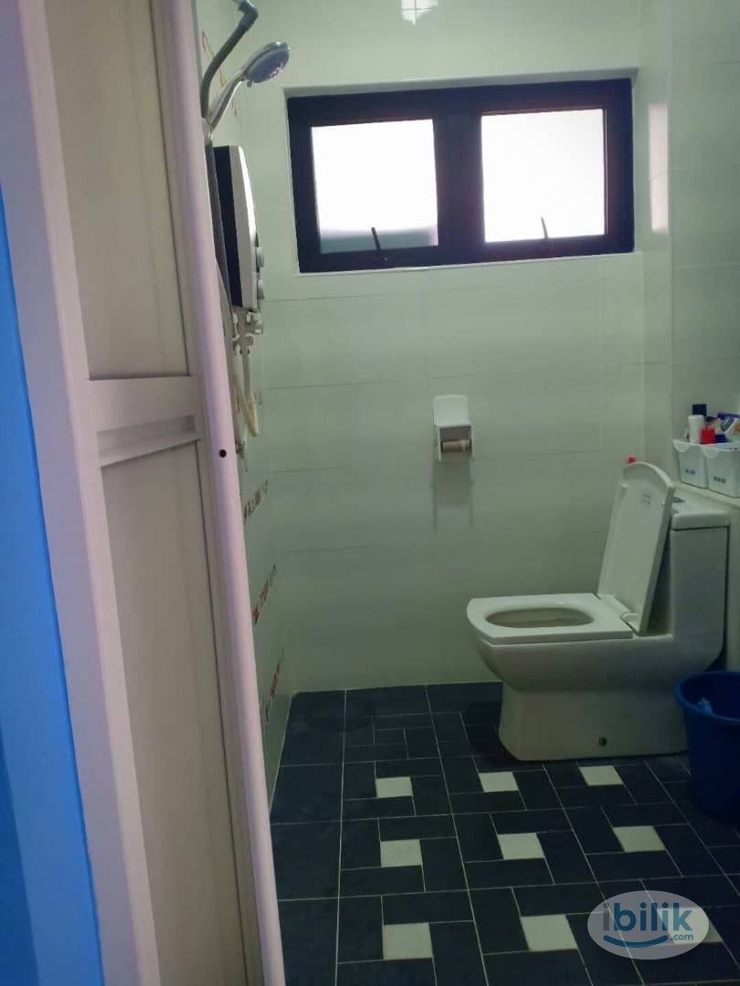 Middle Room at Treetops Residence, Ipoh - Image 3