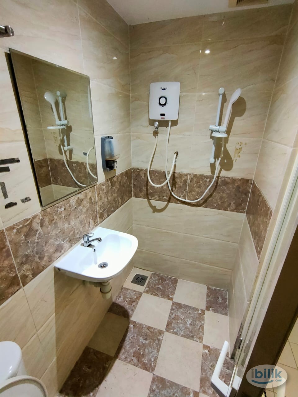 3 mins only to BRT Station 🤩 Room Near Sunway Pyramid - Image 3