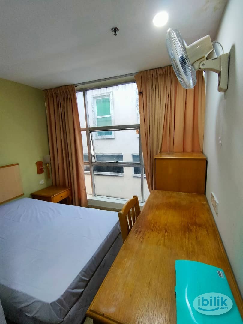 Near LRT IOI Station 🚂 Room with Private Toilet at Bandar Puchong Jaya - Image 4