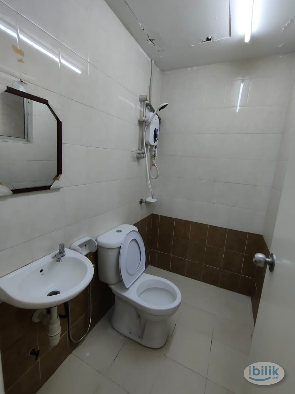 Middle Room at Prima U1, Shah Alam - Image 3