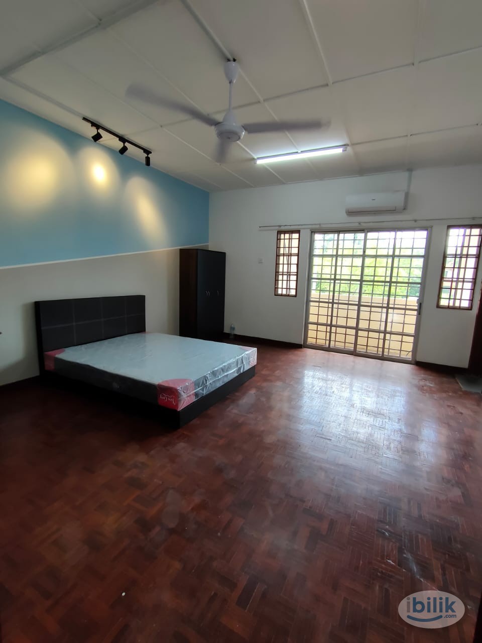 Master Room at Berjaya Park, Shah Alam - Image 1
