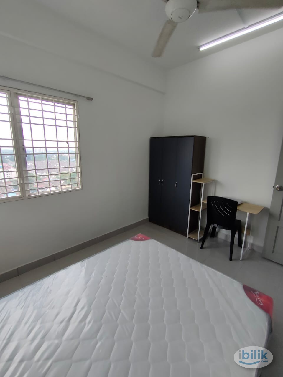 Middle Room at Kemuning Aman, Kota Kemuning - Image 2