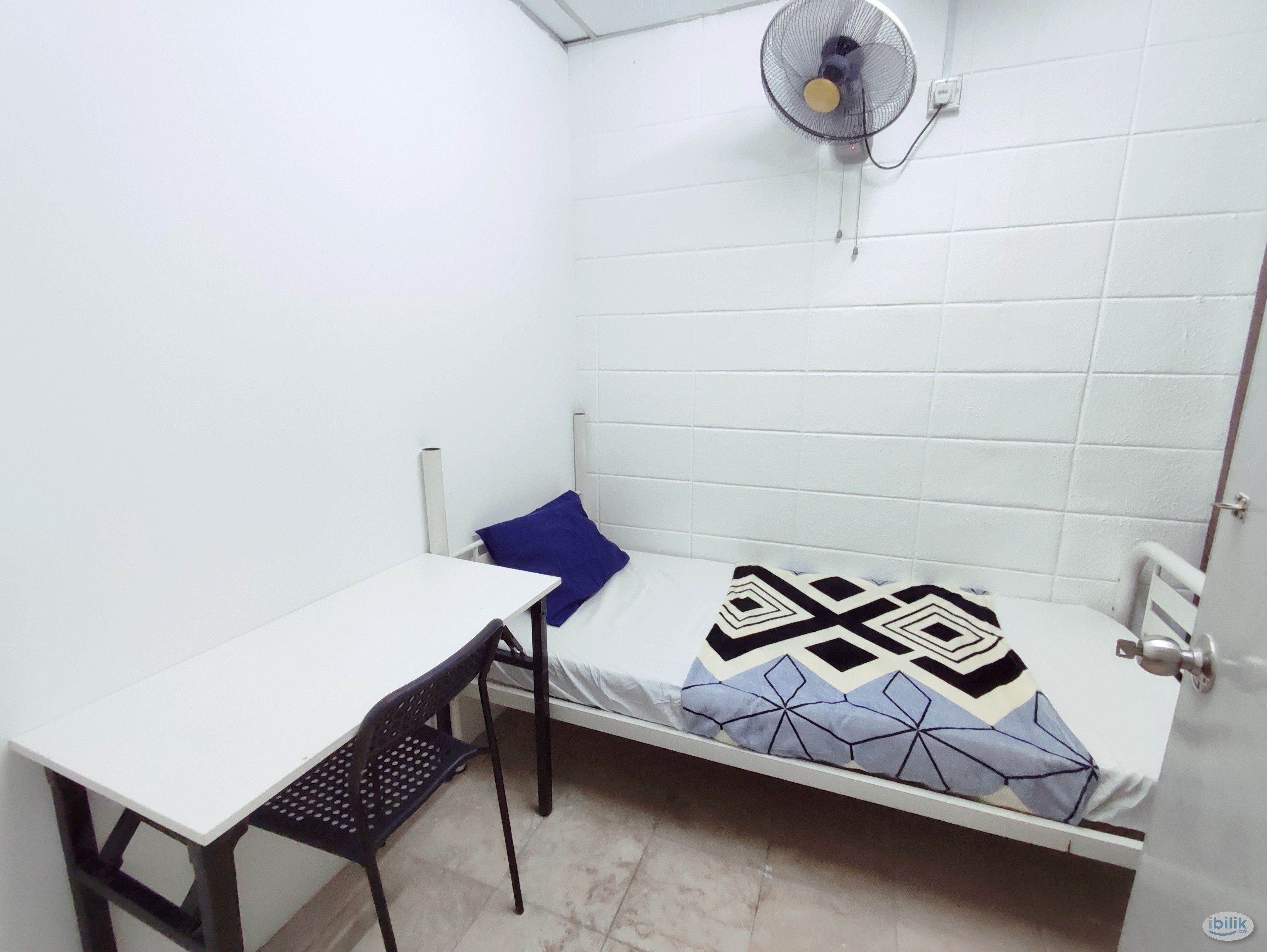 Female private single room at SS 21 UPTOWN DAMANSARA UTAMA - Image 2