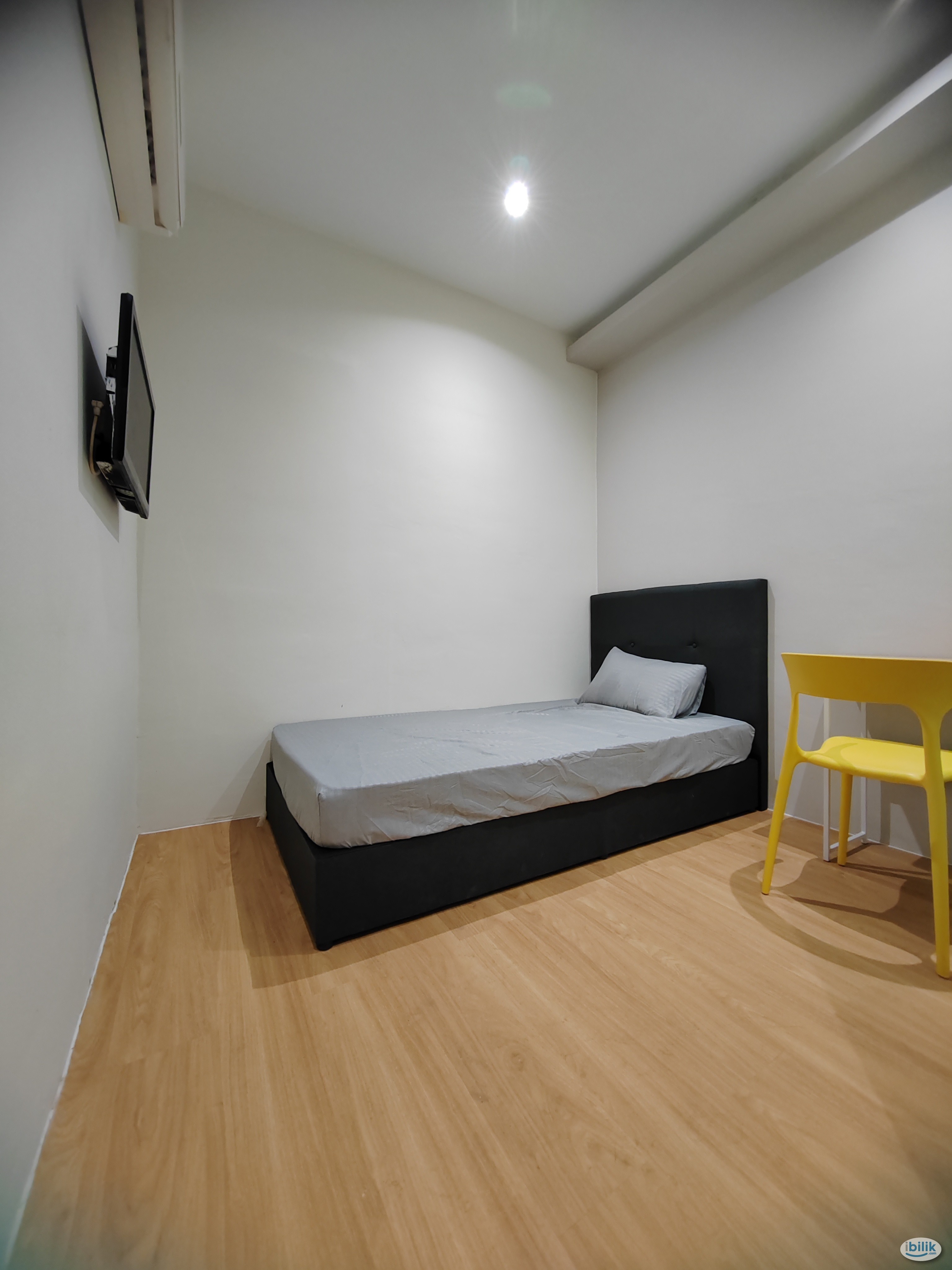 Zero Deposit Master Room attach Bathroom near Petaling Street - Image 1