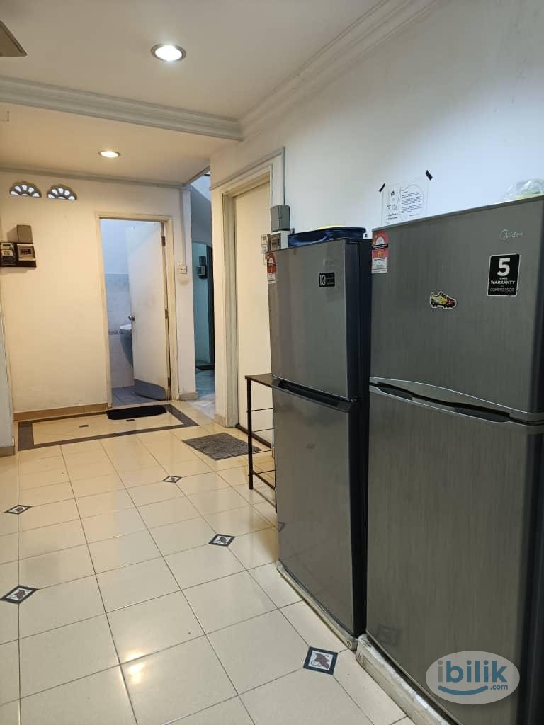 Room rent at - 📍📍 Jalan Wawasan Pusat Bandar Puchong. 🚗3mins - SETIA WALK MALL 🚗5mins -Sport Arena @ Puchong 🚗5mins - Io - Image 1
