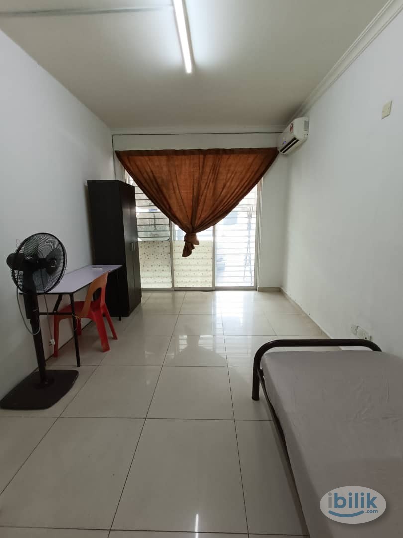 🎊🎊 Kepong Fadason Villa Room To Rent 🎊🎊🚗5mins -Drive to MRT JINJANG 🚗 5mins - Drive to SMK JINJANG  🚗9mins- Drive to Bre - Image 1
