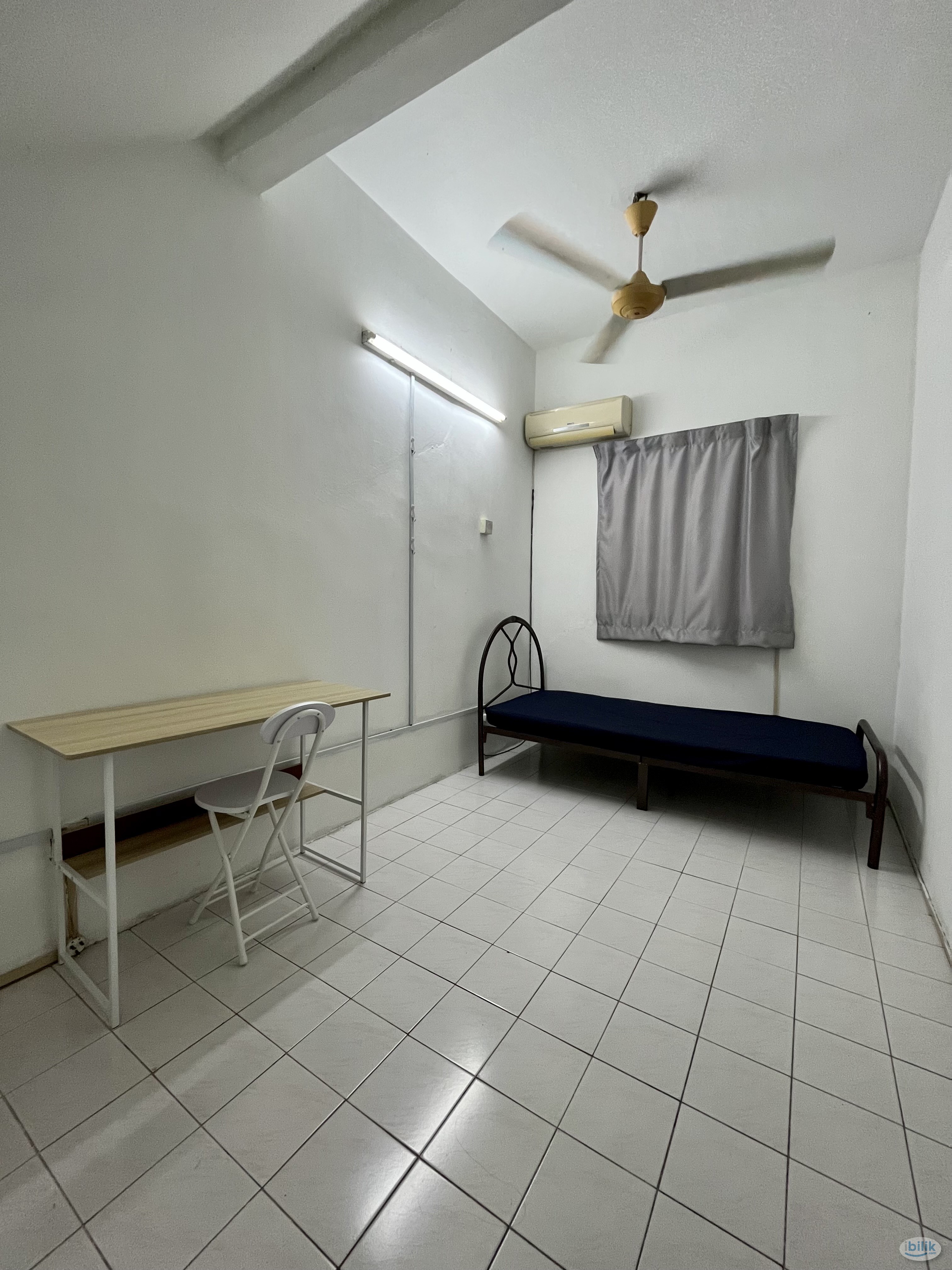 Comfy Single Room Rent in BU1, Bandar Utama Near Centrepoint Bandar Utama - Image 1