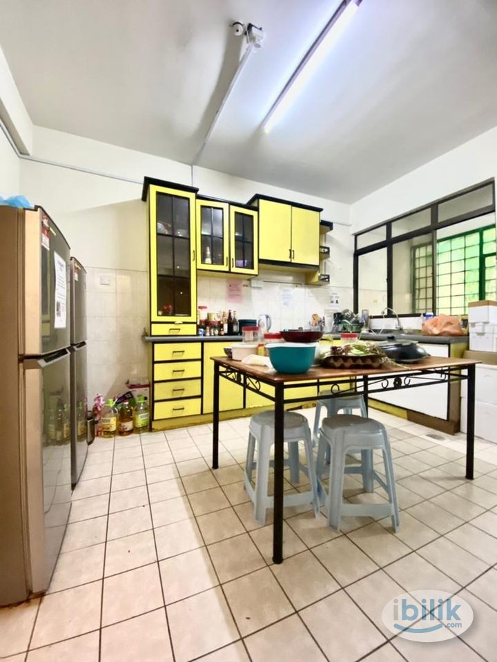 Looking for a Master Room❓ Available Room Rent in BU2, Bandar Utama 10mins 🚶‍♀️ MRT Station - Image 2