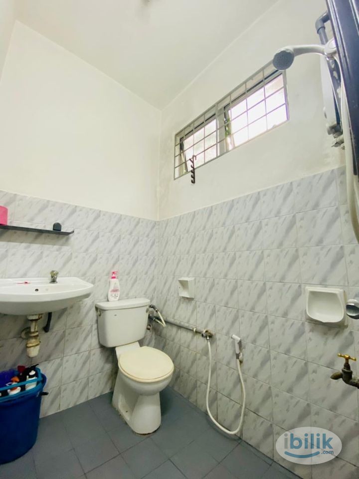 Looking for a Master Room❓ Available Room Rent in BU2, Bandar Utama 10mins 🚶‍♀️ MRT Station - Image 3