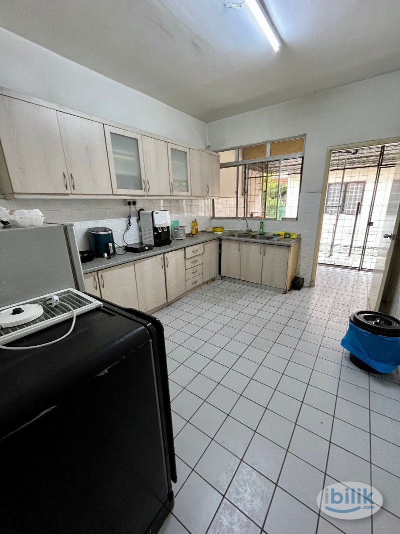 4mins 🚗 to Mutiara Damansara MRT Station 🚡 Master Room in BU4, Bandar Utama - Image 3