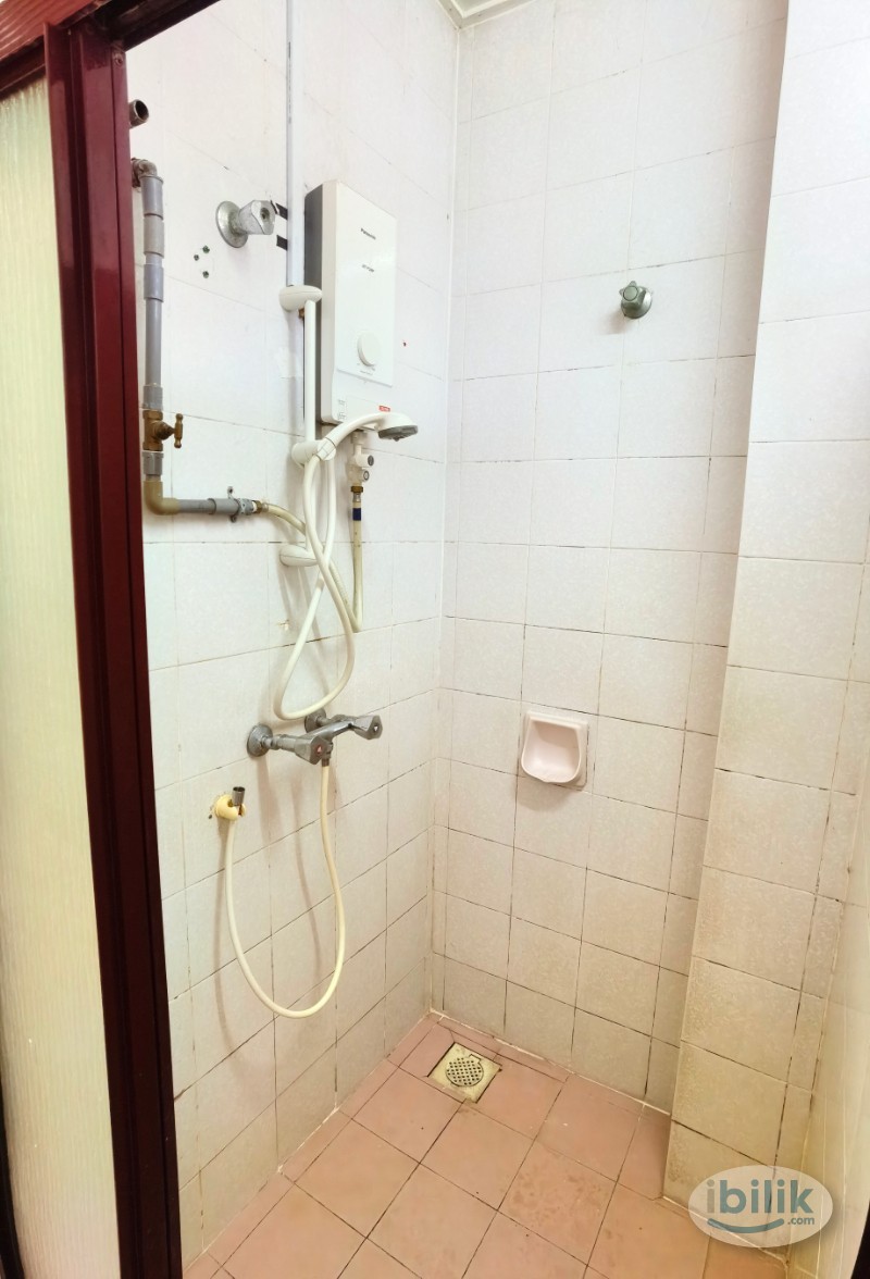 4mins 🚗 to Mutiara Damansara MRT Station 🚡 Master Room in BU4, Bandar Utama - Image 5