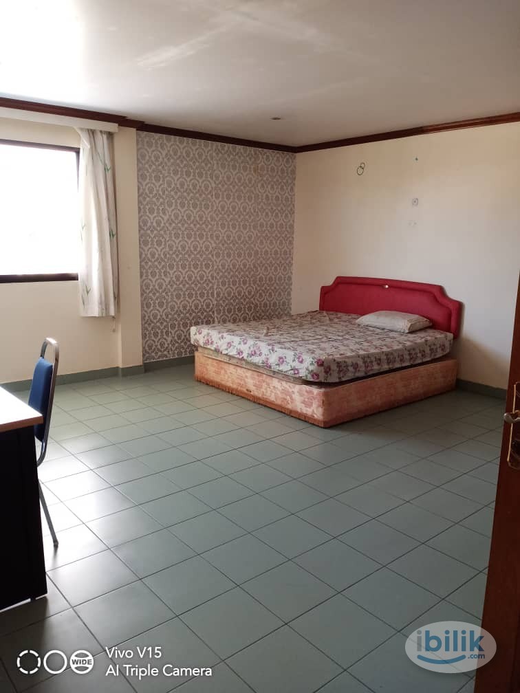 Fully Furnished Big Spacious Master Room For Rent at Pujut 3 Miri - Image 1