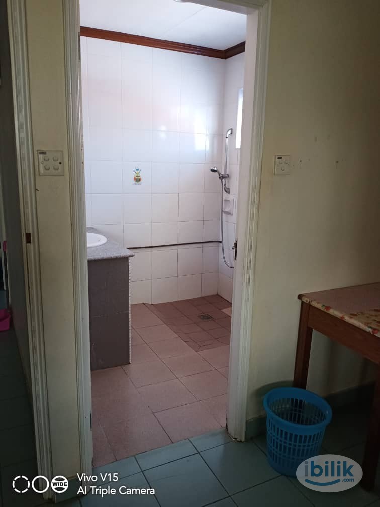 Fully Furnished Big Spacious Master Room For Rent at Pujut 3 Miri - Image 3