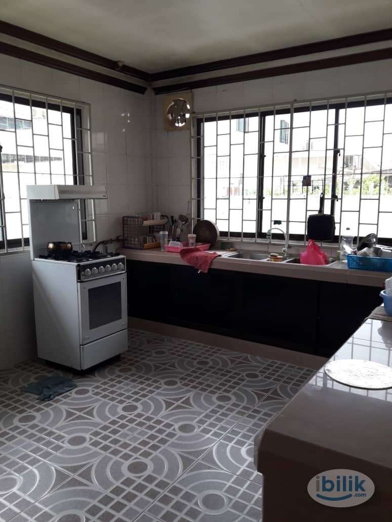 Fully Furnished Big Spacious Master Room For Rent at Pujut 3 Miri - Image 4