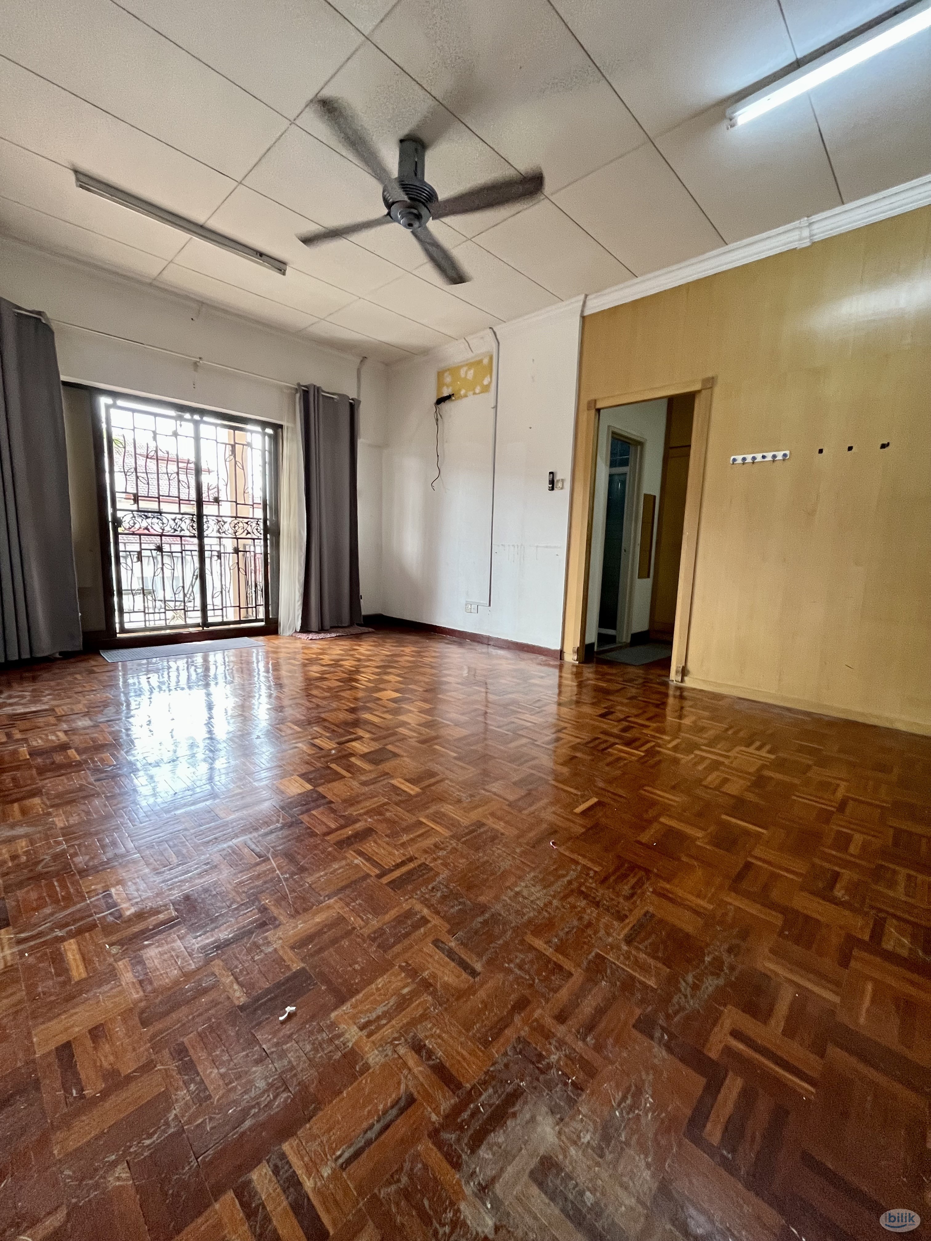 12mins 🚶‍♀️ First City University. Master Room Rent in BU10, Bandar Utama Near CentrePoint - Image 2