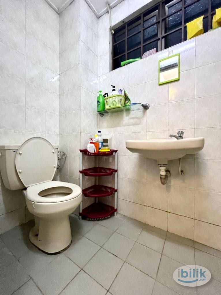 One Month Deposit Only 😄 Middle Room in Bandar Utama, Petaling Jaya - Image 5