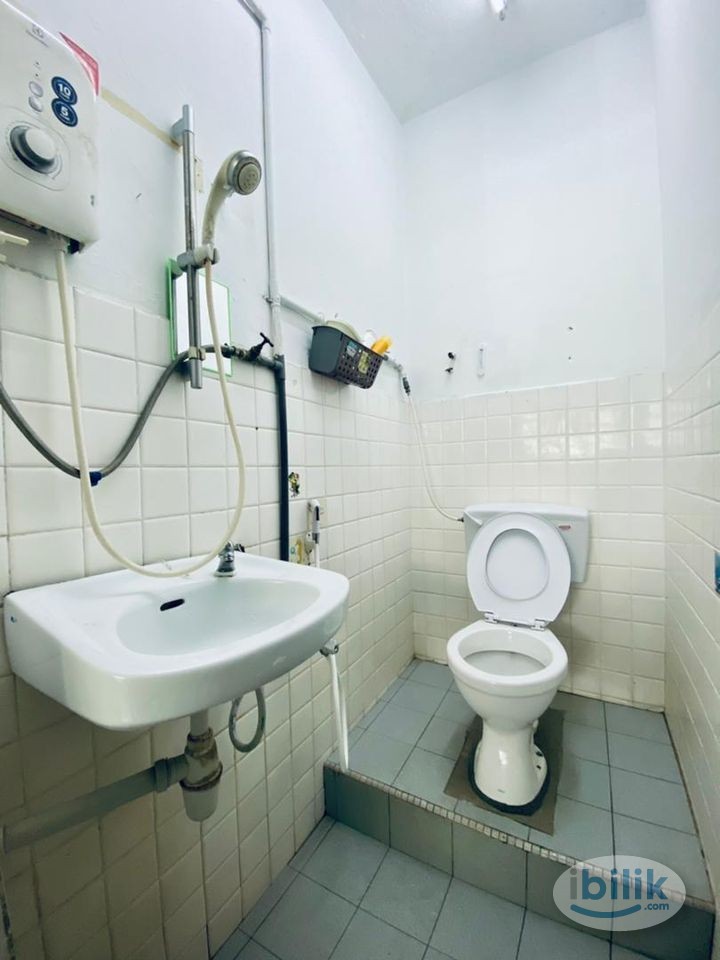 Fully Furnished Middle Room Landed in SS2, Petaling Jaya Near Damansara/Sea Park - Image 3