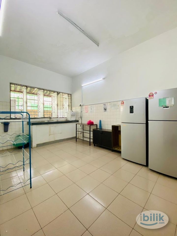 Attached Sharing 🚽 Middle Room in SS2 Near Taman Sea / SS2 Park / Damansara - Image 3