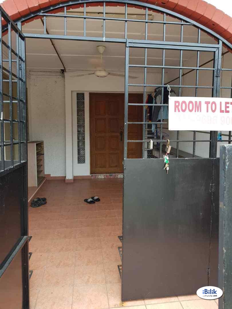 Middle Room at Taman Bunga Raya, Setapak - Image 4