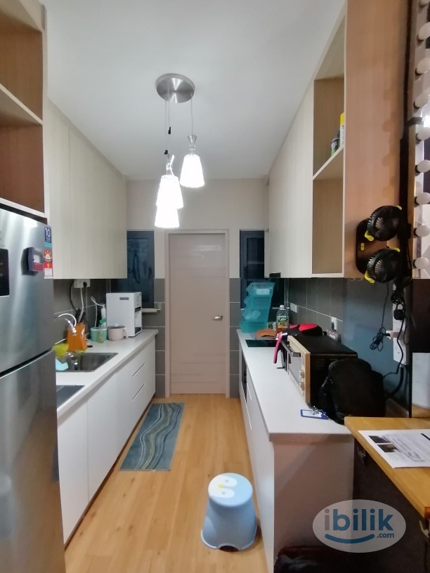 Master Room at Lakeville Residence, Jalan Ipoh - Image 1