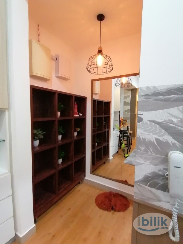 Master Room at Lakeville Residence, Jalan Ipoh - Image 3