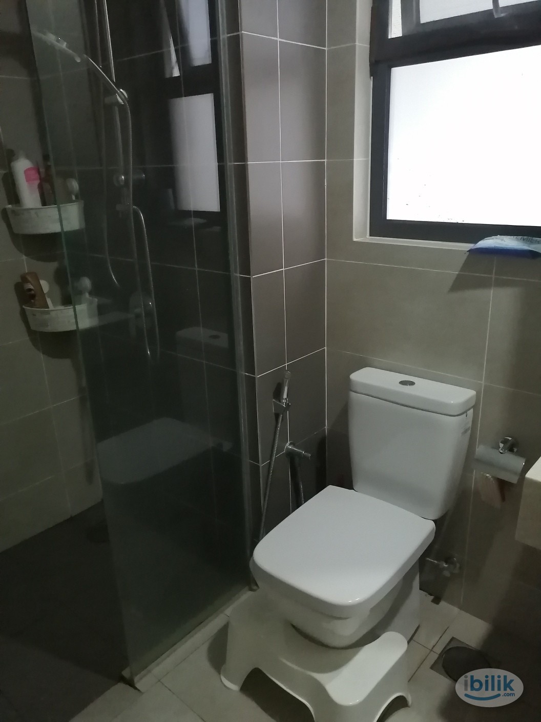 Master Room at Lakeville Residence, Jalan Ipoh - Image 4