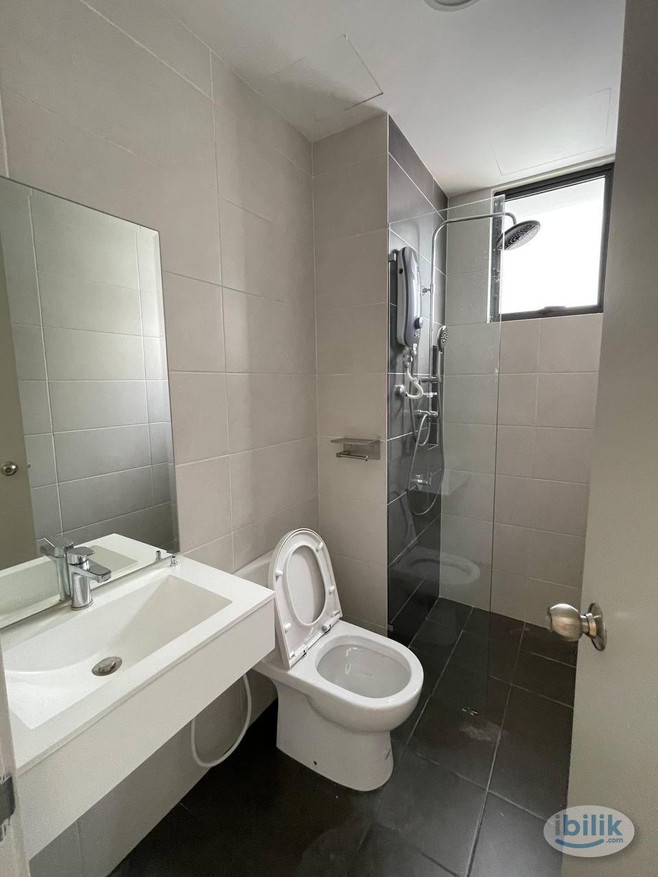 Master Room at PV9 Residences @ Taman Melati - Image 2
