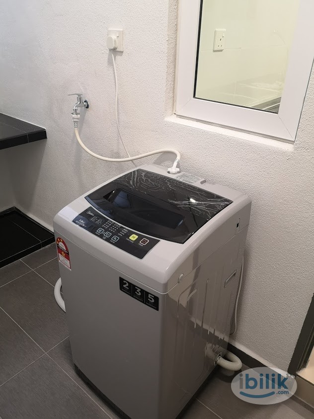 SMALL Room for Rent - Image 5