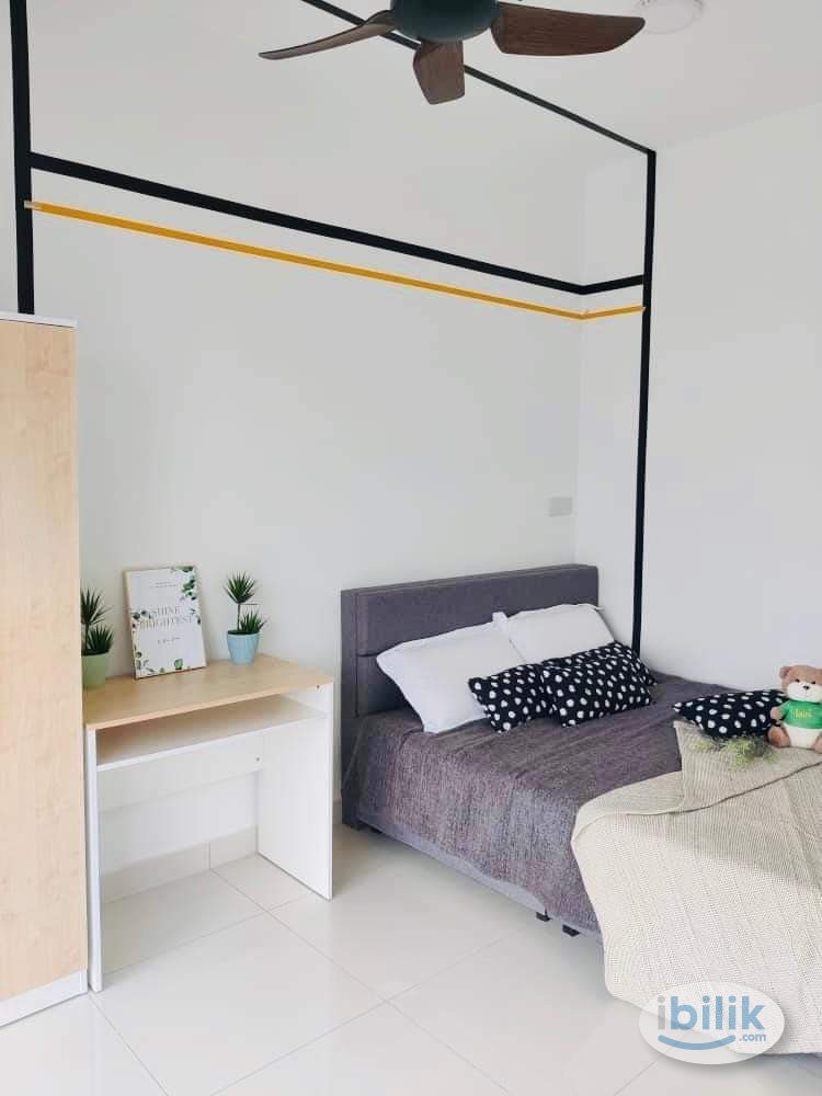 Middle room at Ken damansara 1 - Image 1