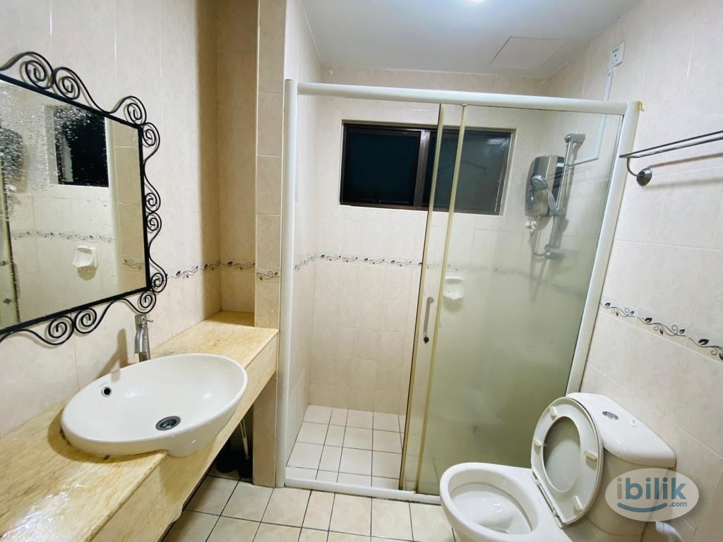 Middle room at Ken damansara 1 - Image 4