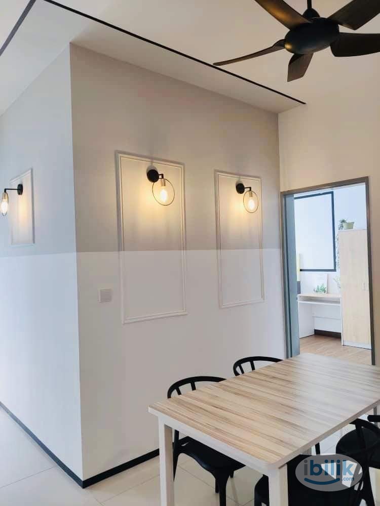 Middle room at Kira green townhouse - Image 1