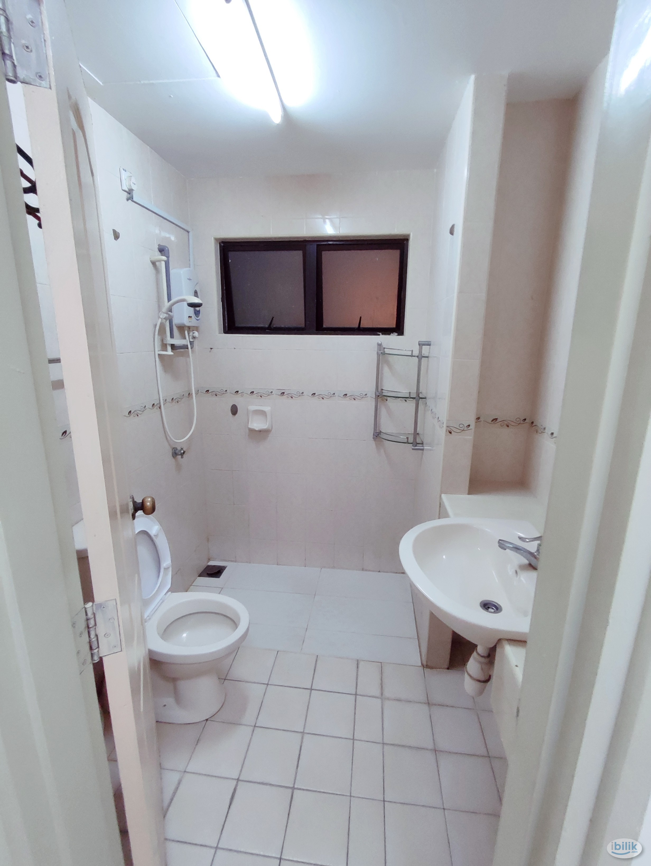 Pelangi utama middle room for female - Image 3