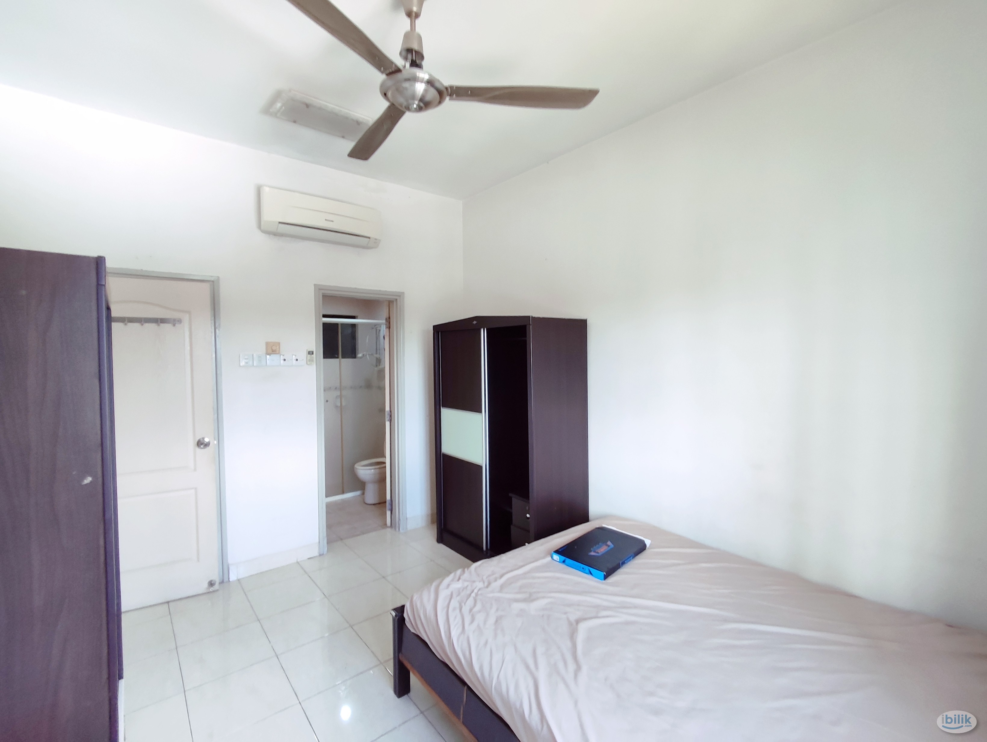 MASTER BEDROOM AT PELANGI UTAMA - Image 1
