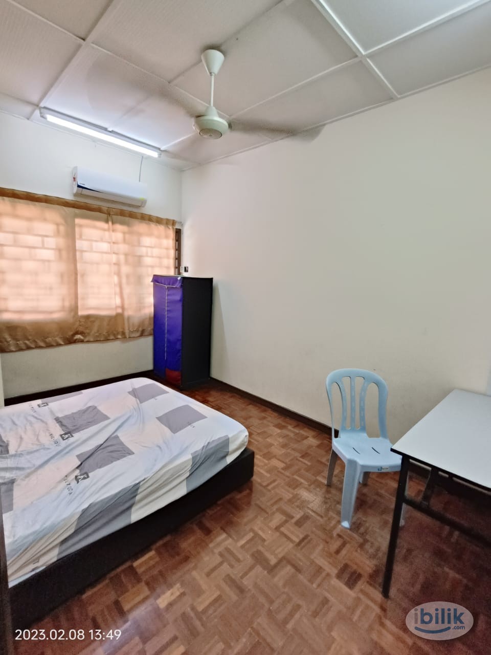 Middle Room at Taman Bukit Desa, Taman Desa near Mid Valley/ KTM Seputeh/ Bangsar - Image 1