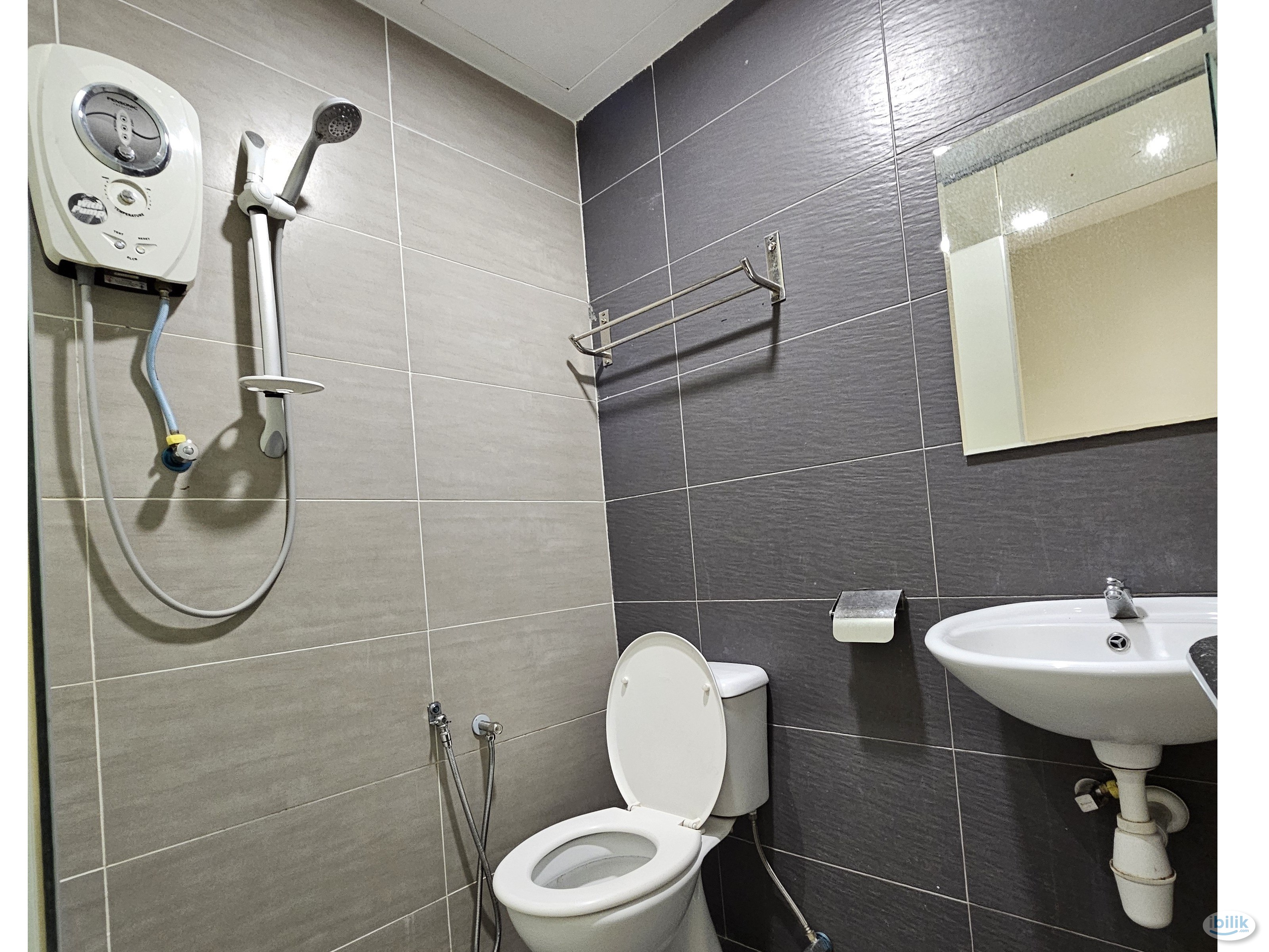 Low Deposit ⭐️ Room + Private Toilet at Bandar Mahkota Cheras - Image 1