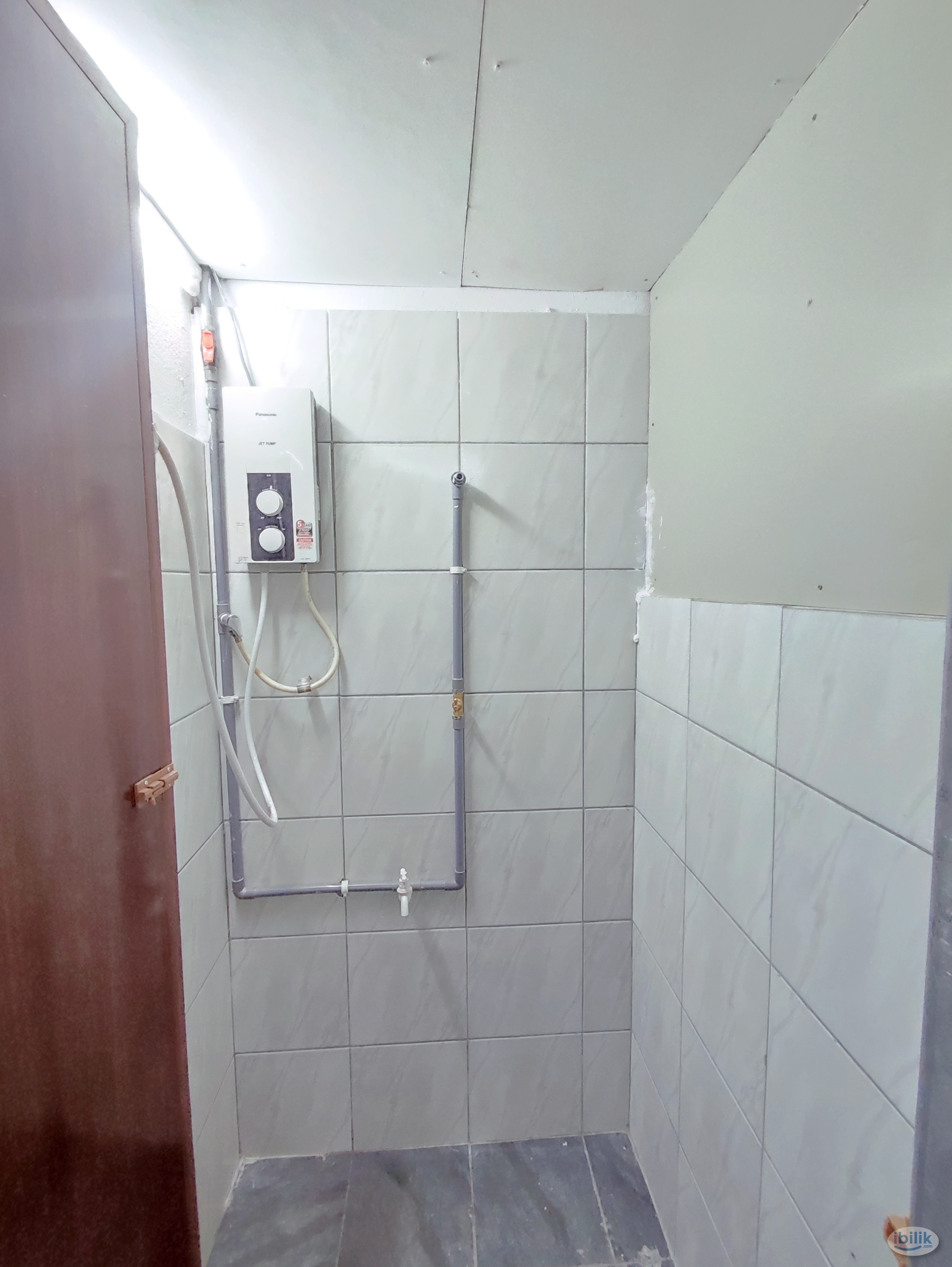 Female Single room at glomac Centro Bandar utama - Image 4