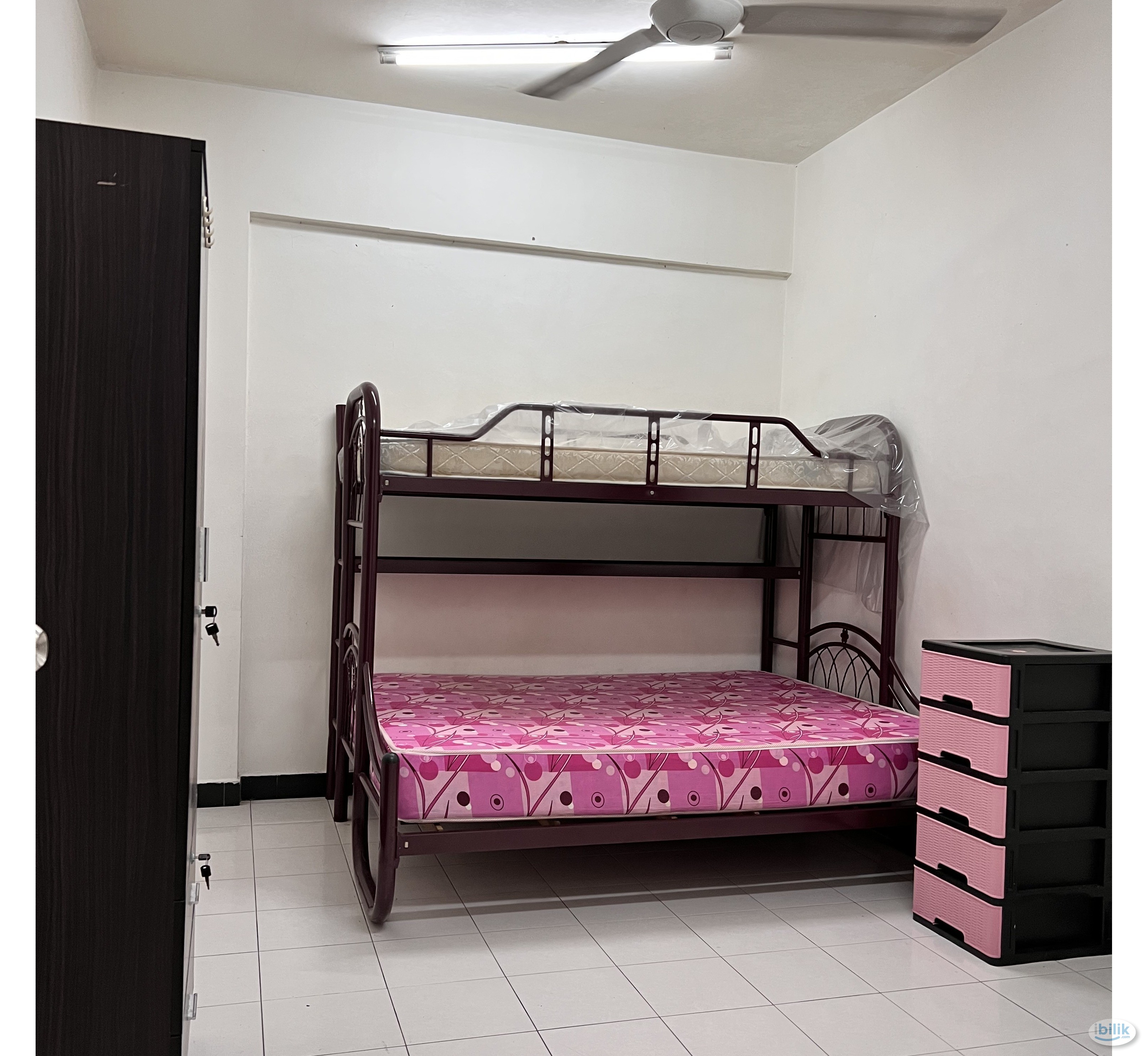 Middle Room at Casa Tebrau Condominium , Johor Bahru - Image 1