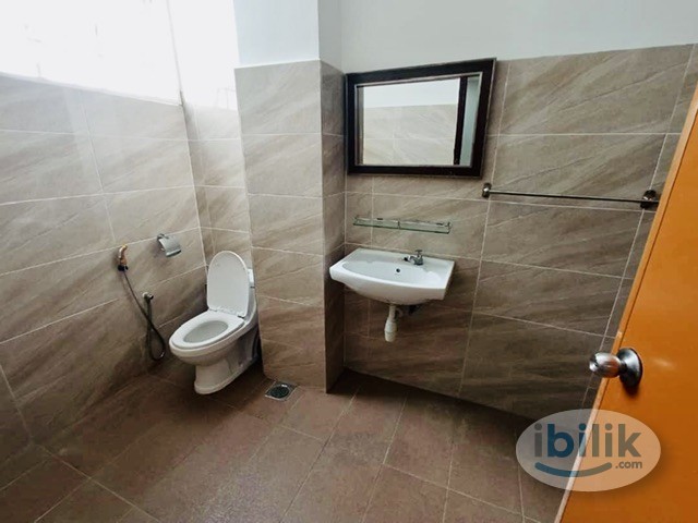 Landed Master Bedroom For Rent At Bandar Puchong Jaya, Puchong Selangor - Image 1