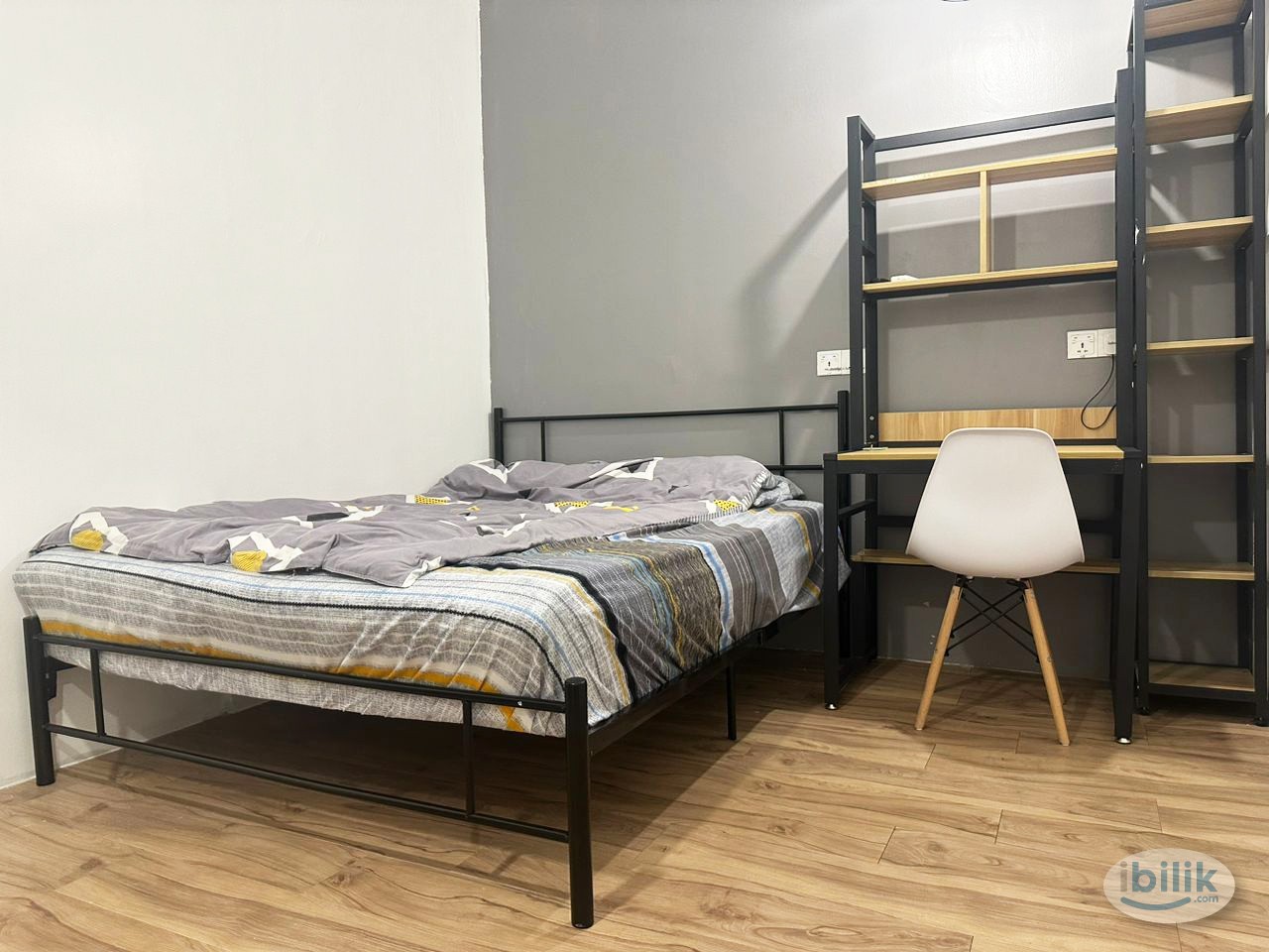 【New Renovated】Nadayu Sunway Single Aircon Room - Image 4