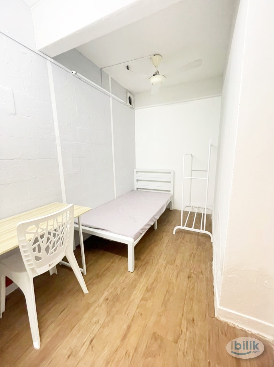 Can Walking distance LRT SS18 🚇 Middle Room at SS14/5g, Subang Jaya 🚀 One month deposit - Image 1
